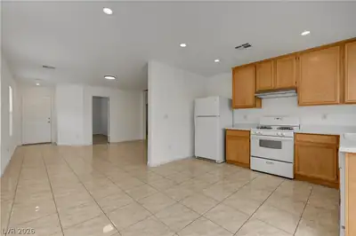 11051 ALORA Street Kitchen