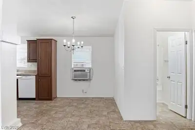4589 Royal Ridge Boulevard Dining Area