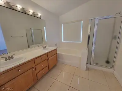 7445 Tumbling Street, Las Vegas, NV 89131 Primary Bathroom