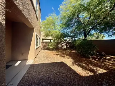 8443 Blacktip Avenue, Las Vegas, NV 89117 Yard