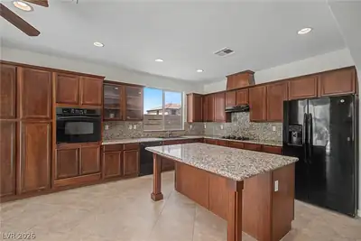 728 Blue Crystal Creek Road, Henderson, NV 89002 Kitchen