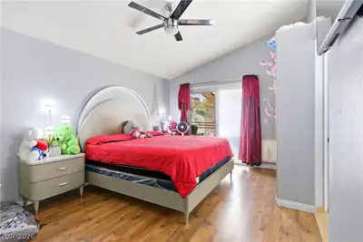 7535 Meadowoak Lane, Las Vegas, NV 89147 Primary Bedroom
