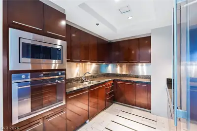 2700 Las Vegas Boulevard 4005 Kitchen