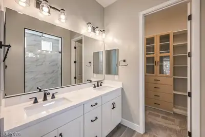77 Cathedral Wash Place, Henderson, NV 89011 Primary Bathroom