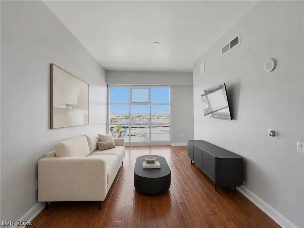 150 North Las Vegas Boulevard 1602