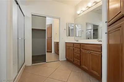 11421 Drappo Avenue Primary Bathroom