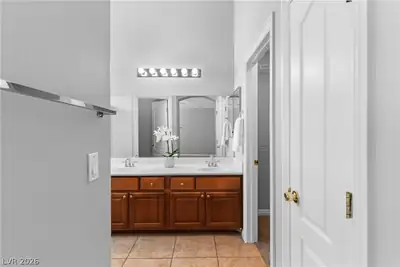 8819 Horizon Wind Avenue 103 Primary Bathroom