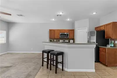 8819 Horizon Wind Avenue 103 Kitchen
