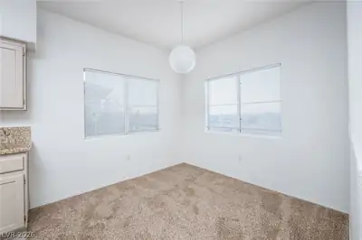 8501 West University Avenue 2081 Dining Area