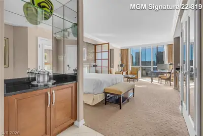 125 East Harmon Avenue 2219 Bedroom