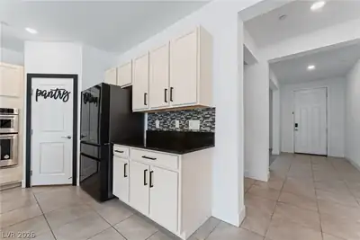 9993 Birch Knoll Avenue, Las Vegas, NV 89166 Kitchen