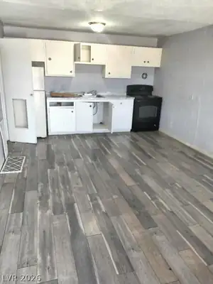 3718 Hazelwood Street 23 Kitchen