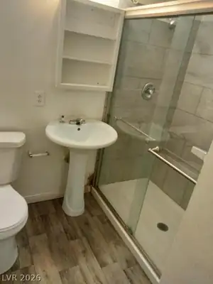 3718 Hazelwood Street 23 Bathroom