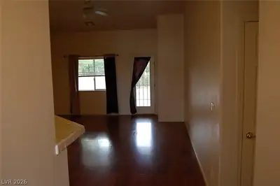 1791 Sycamore Avenue B Living Room