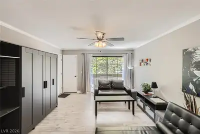 5146 South Jones Boulevard 207, Las Vegas