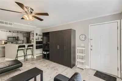 5146 South Jones Boulevard 207 