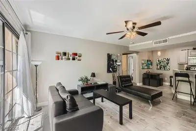 5146 South Jones Boulevard 207 