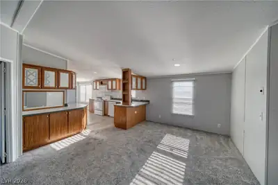 320 West Comstock Circle Living Room