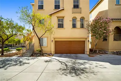 8933 Jamie Lee Avenue Las Vegas, NV 89149
