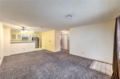 2041 Willowbury Drive D Living Room