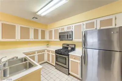 2041 Willowbury Drive D Kitchen
