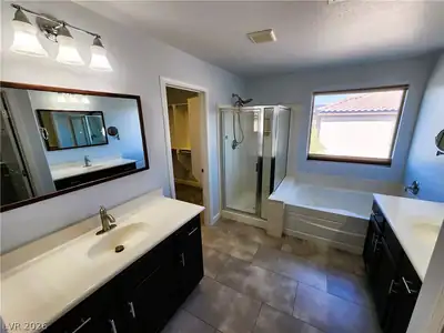 2604 Courgette Way Primary Bathroom