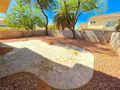 2460 Avenida Sol Patio