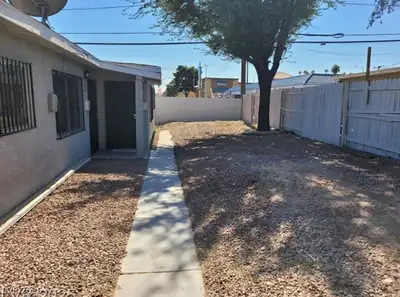 1828 Lewis Avenue, Las Vegas, NV 89101 Yard