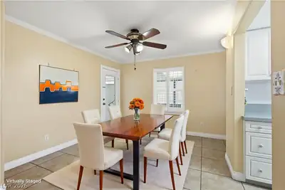 623 I Avenue Dining Area