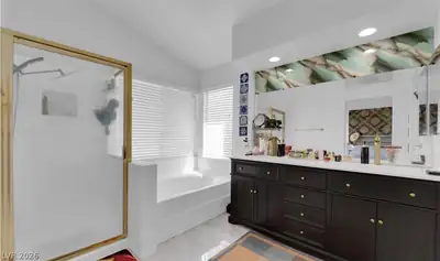 5332 Desert Blossom Road, Las Vegas, NV 89107 Primary Bathroom