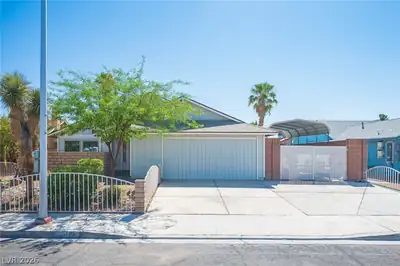 1705 Starbuck Drive Las Vegas, NV 89108