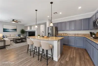 394 Glocker Court, Henderson, NV 89012 Kitchen