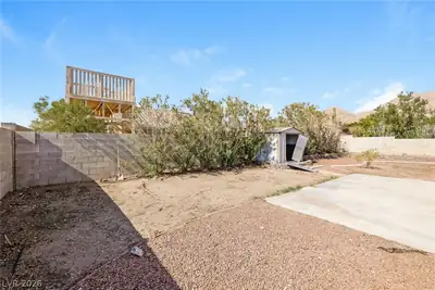 6124 Kadena Circle, Las Vegas, NV 89110 Yard