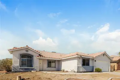 6124 Kadena Circle, Las Vegas, NV 89110 Front of Structure
