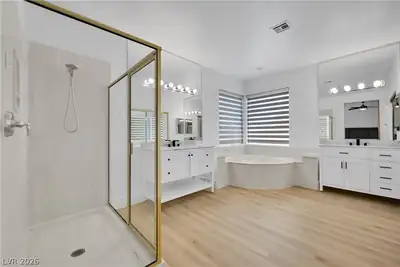 49 Chateau Whistler Court, Las Vegas, NV 89148 Primary Bathroom