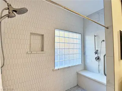 809 Royal Plum Lane, Las Vegas, NV 89144 Primary Bathroom