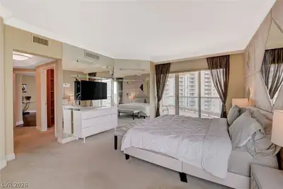 2857 Paradise Road 1404 Bedroom