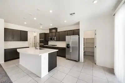 10928 Chipotle Avenue, Las Vegas, NV 89166 Kitchen