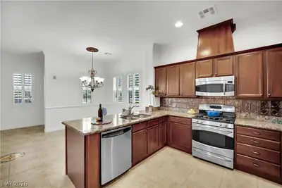 1866 Via Delle Arti 3103, Henderson, NV 89044 Kitchen