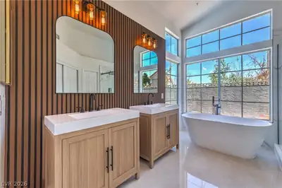 8604 Grandbank Drive, Las Vegas, NV 89145 Primary Bathroom