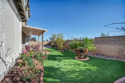 4613 Mohawk River Avenue, North Las Vegas, NV 89031 Yard