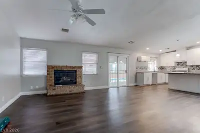 1800 North Torrey Pines Drive Living Room