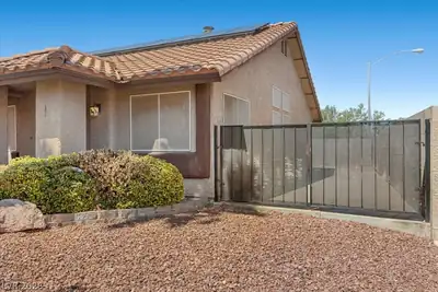 840 Holly Lake Way, Henderson, NV 89002 Front of Structure