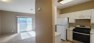 1900 North Torrey Pines Drive 203 Living Room