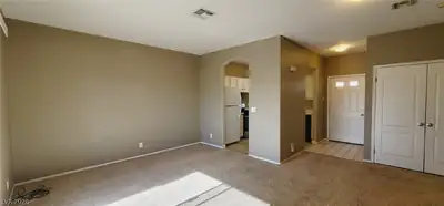 1900 North Torrey Pines Drive 203 Living Room