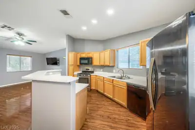 5271 Mineral Lake Drive Kitchen