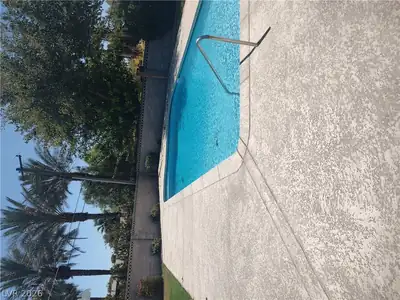 325 Park Way West, Las Vegas, NV 89106 Pool