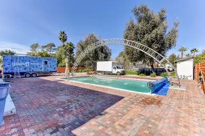 1818 Waldman Avenue, Las Vegas, NV 89102 Pool