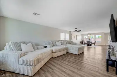 4916 Apache Valley Avenue, Las Vegas, NV 89131 Living Room