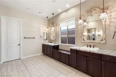 10179 Emerald Sunset Court, Las Vegas, NV 89148 Primary Bathroom